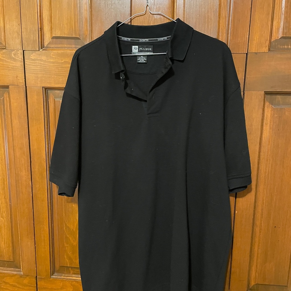 Jos A Bank Ledbetter Men’s Golf Shirt.